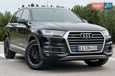 Внедорожник / Кроссовер Audi Q7 2017 в 