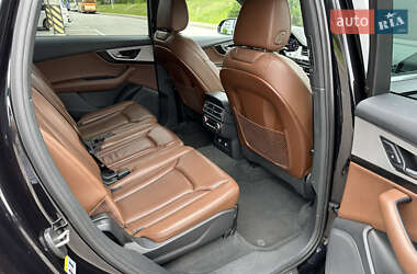 Внедорожник / Кроссовер Audi Q7 2017 в 
