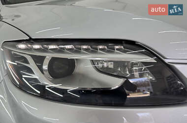 Позашляховик / Кросовер Audi Q7 2013 в 