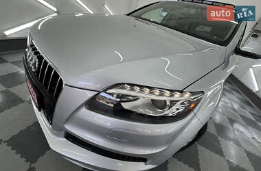 Позашляховик / Кросовер Audi Q7 2013 в 