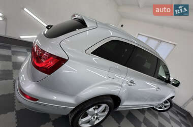 Позашляховик / Кросовер Audi Q7 2013 в 