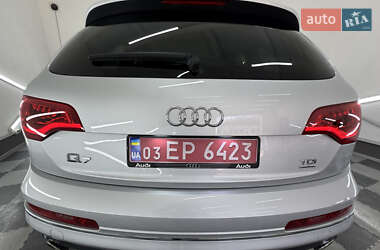 Позашляховик / Кросовер Audi Q7 2013 в 