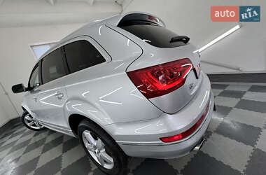 Позашляховик / Кросовер Audi Q7 2013 в 