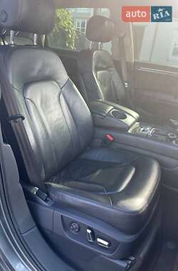 Позашляховик / Кросовер Audi Q7 2009 в 