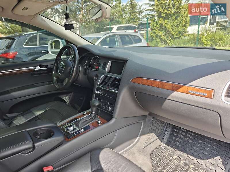 Внедорожник / Кроссовер Audi Q7 2010 в Львове