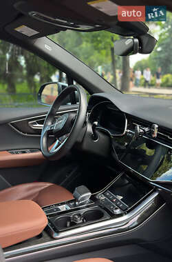 Внедорожник / Кроссовер Audi Q7 2020 в 