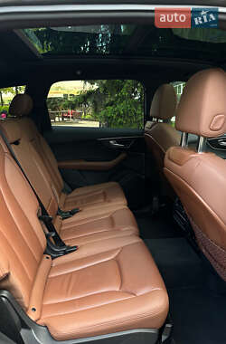 Внедорожник / Кроссовер Audi Q7 2020 в 