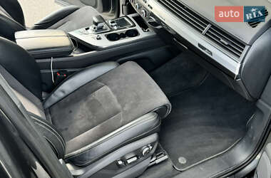 Позашляховик / Кросовер Audi Q7 2015 в 