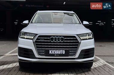 Внедорожник / Кроссовер Audi Q7 2018 в 