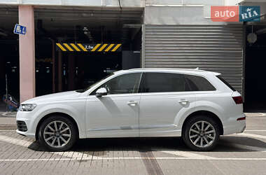 Внедорожник / Кроссовер Audi Q7 2018 в 