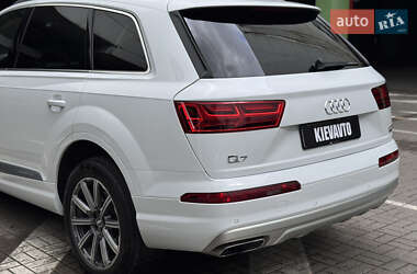 Внедорожник / Кроссовер Audi Q7 2018 в 