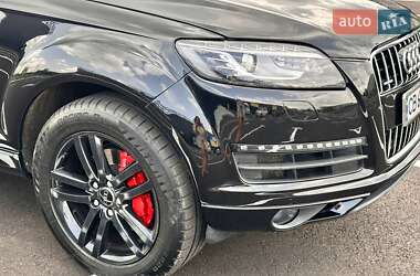 Внедорожник / Кроссовер Audi Q7 2015 в 
