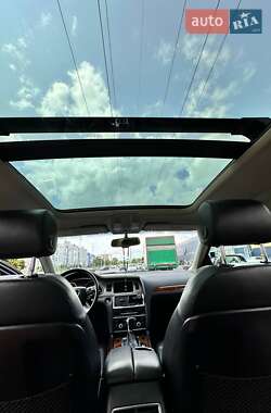 Внедорожник / Кроссовер Audi Q7 2015 в 