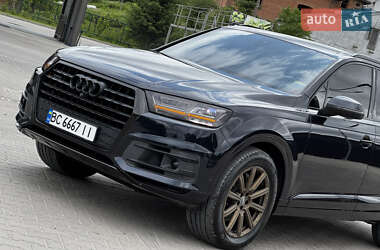 Внедорожник / Кроссовер Audi Q7 2016 в 