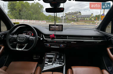 Внедорожник / Кроссовер Audi Q7 2016 в 