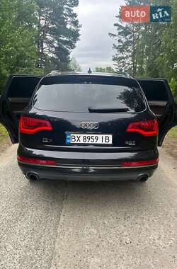 Внедорожник / Кроссовер Audi Q7 2013 в 