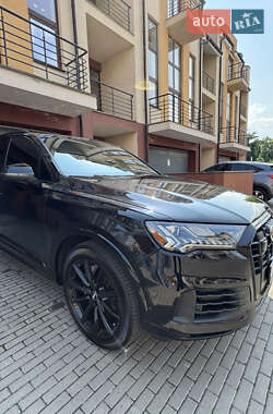 Внедорожник / Кроссовер Audi Q7 2020 в 