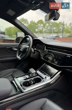 Внедорожник / Кроссовер Audi Q7 2020 в 