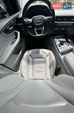 Внедорожник / Кроссовер Audi Q7 2018 в 