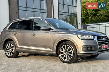 Внедорожник / Кроссовер Audi Q7 2017 в 
