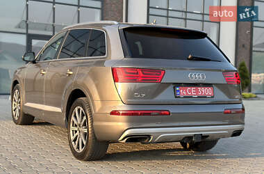 Внедорожник / Кроссовер Audi Q7 2017 в 