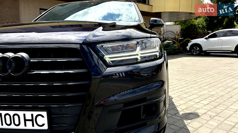 Внедорожник / Кроссовер Audi Q7 2016 в Шепетовке