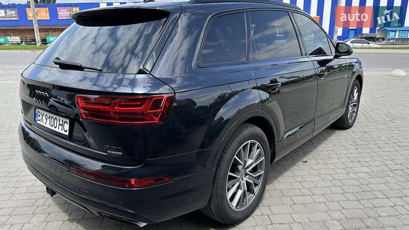 Внедорожник / Кроссовер Audi Q7 2016 в Шепетовке