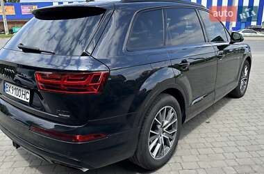Внедорожник / Кроссовер Audi Q7 2016 в 