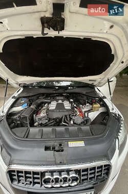 Внедорожник / Кроссовер Audi Q7 2011 в 
