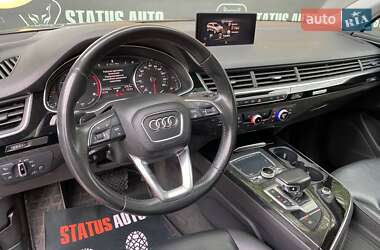 Внедорожник / Кроссовер Audi Q7 2015 в 