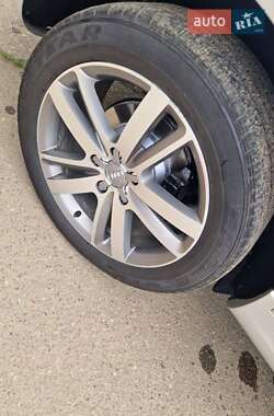 Позашляховик / Кросовер Audi Q7 2012 в 
