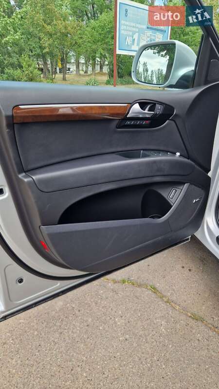 Внедорожник / Кроссовер Audi Q7 2012 в Николаеве