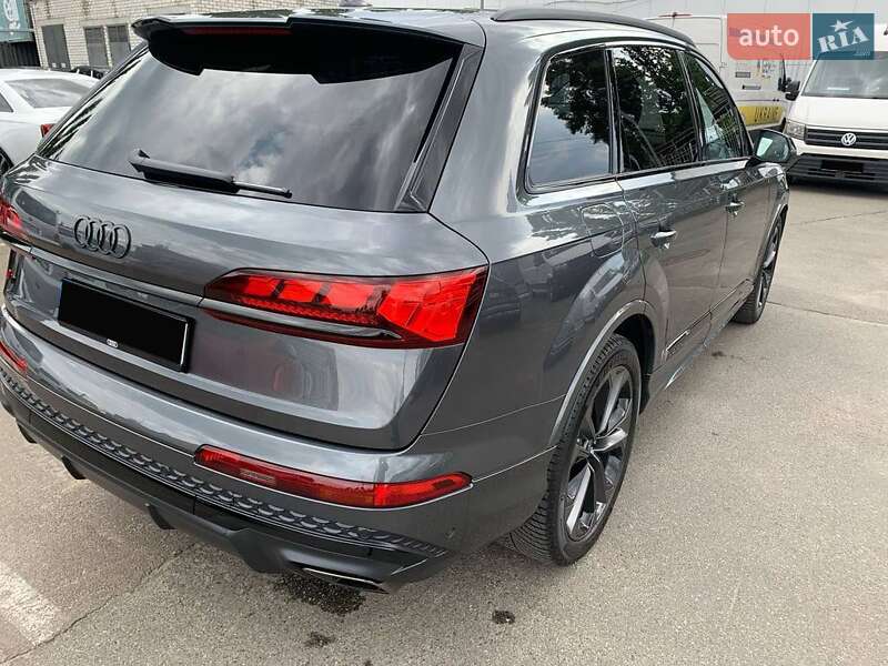 Позашляховик / Кросовер Audi Q7 2024 в Чернівцях