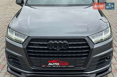 Позашляховик / Кросовер Audi Q7 2019 в 