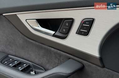 Позашляховик / Кросовер Audi Q7 2019 в 