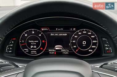 Позашляховик / Кросовер Audi Q7 2019 в 