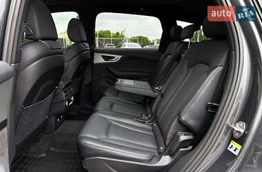 Позашляховик / Кросовер Audi Q7 2019 в 
