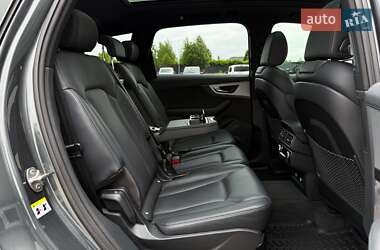 Позашляховик / Кросовер Audi Q7 2019 в 