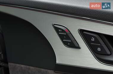 Позашляховик / Кросовер Audi Q7 2019 в 
