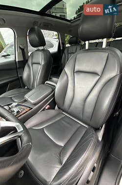 Внедорожник / Кроссовер Audi Q7 2016 в 