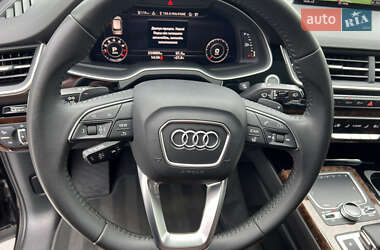 Внедорожник / Кроссовер Audi Q7 2018 в 