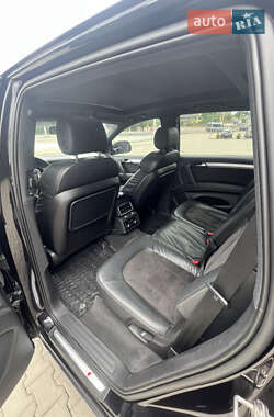 Позашляховик / Кросовер Audi Q7 2011 в 
