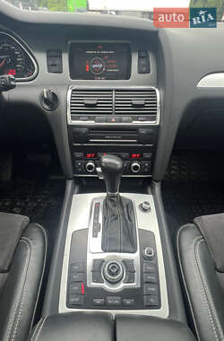 Позашляховик / Кросовер Audi Q7 2011 в 