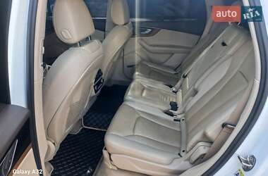 Позашляховик / Кросовер Audi Q7 2017 в 