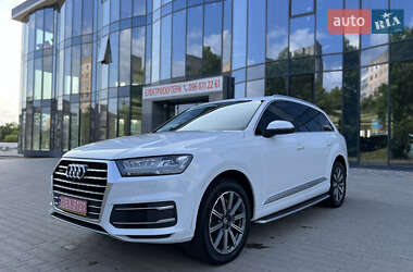 Позашляховик / Кросовер Audi Q7 2019 в 