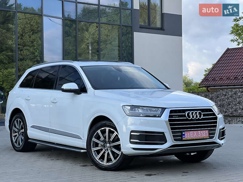 Позашляховик / Кросовер Audi Q7 2019 в 