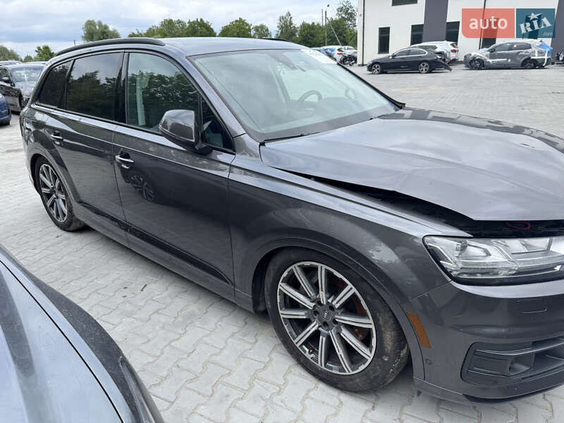 Внедорожник / Кроссовер Audi Q7 2018 в 