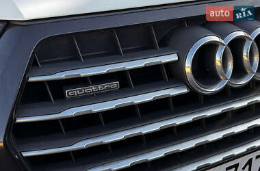 Внедорожник / Кроссовер Audi Q7 2015 в 