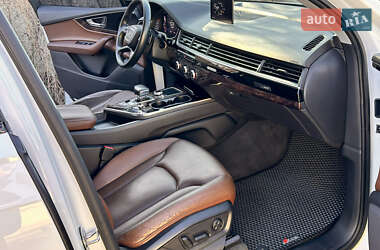 Внедорожник / Кроссовер Audi Q7 2015 в 