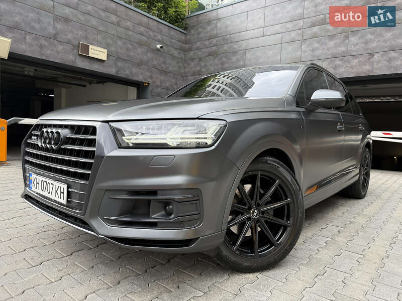 Внедорожник / Кроссовер Audi Q7 2016 в Киеве